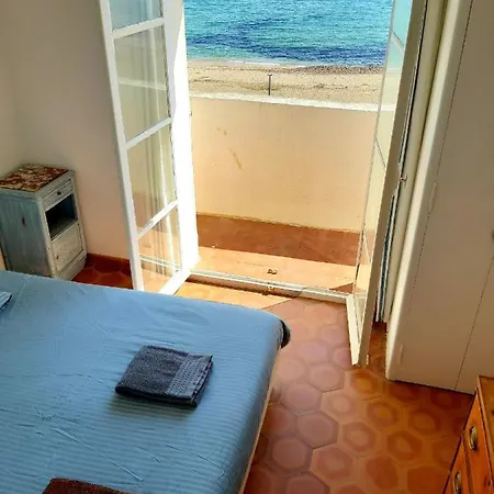 Apartment Grand D'origine, Vue Mer, Bord De Plage Grimaud